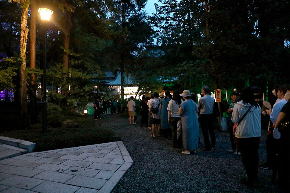 令和8年8月8日の御朱印授与所前の様子